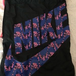 Nike extra large draw sting backpack